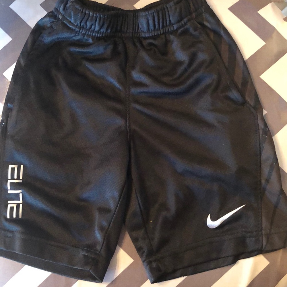 Boys size 4 Nike Elite shorts